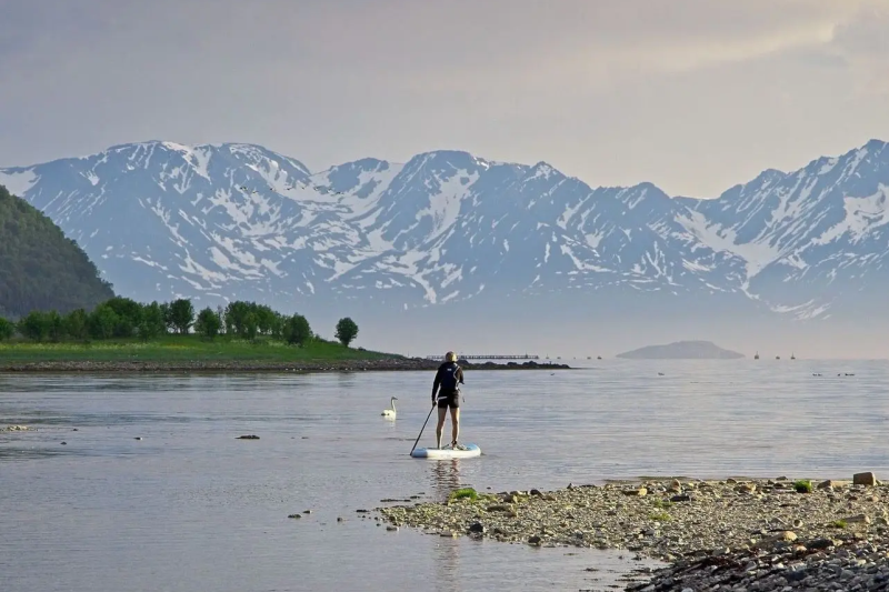 Alteidet Camping Burfjord SUP-en