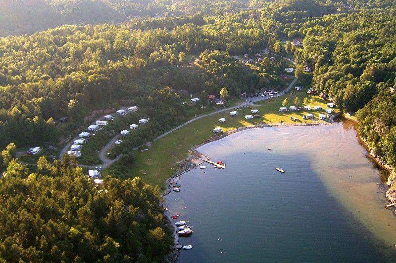 Morvigsanden Camping Grimstad ligging in een baai