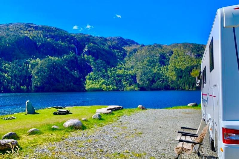 Rullestad Camping kampeerplaatsen aan het water