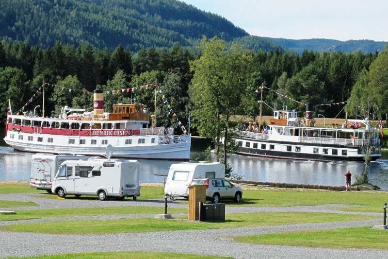 Telemark Kanalcamping kampeerplaatsen aan het kanaal